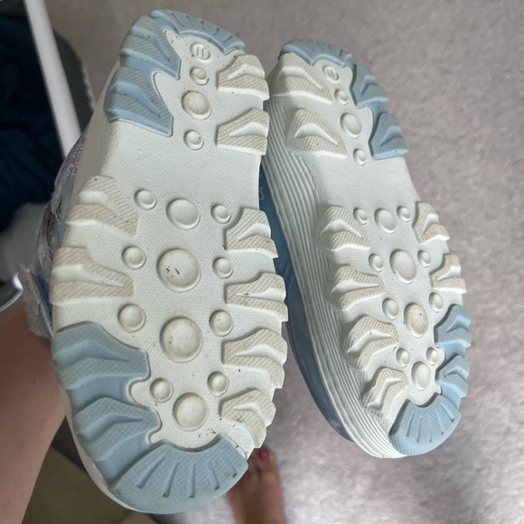 Disney Frozen II Snow Boots - Barely Worn! - Picture 4 of 7